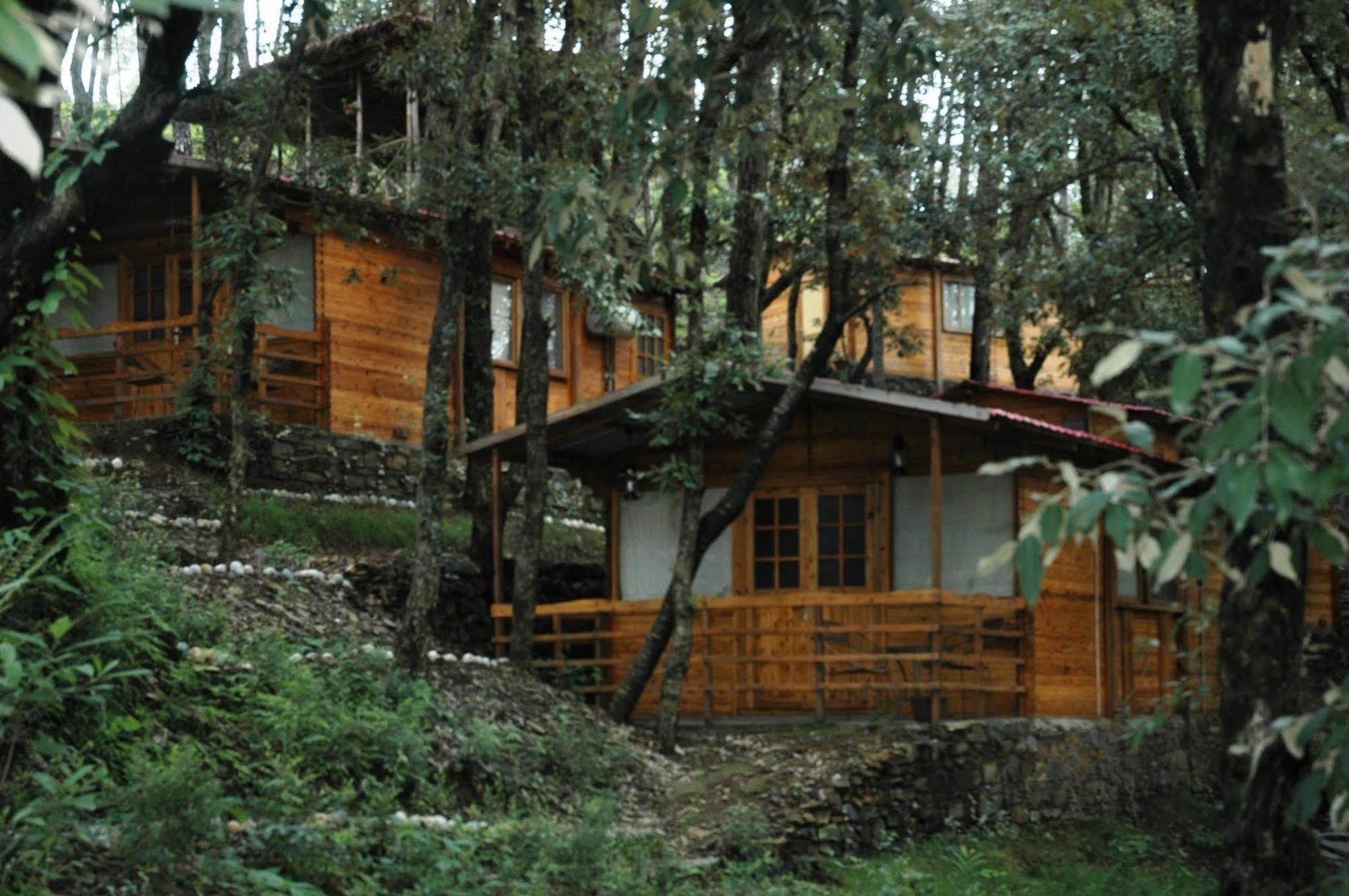 Aamod Resort Shimla Eksteriør billede